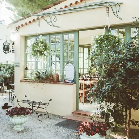 Le Ponteil Hotel 2*