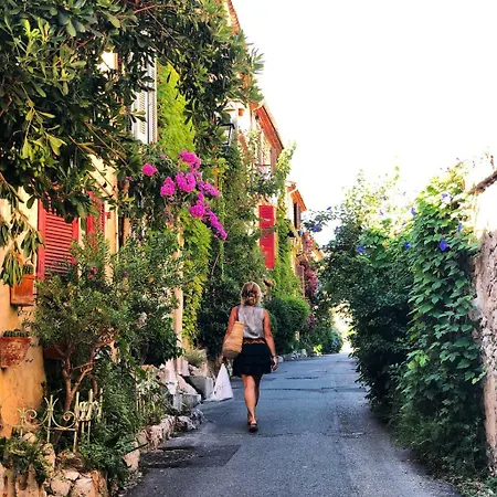 Le Ponteil 2* Antibes