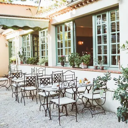Le Ponteil Otel 2*
