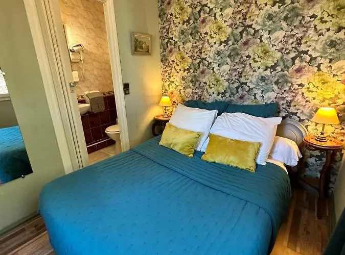 Hotell Le Ponteil 2*