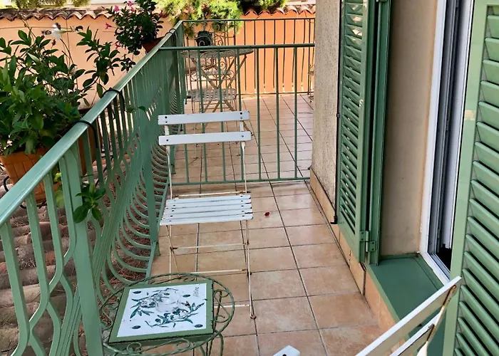 Le Ponteil 2* Антиб