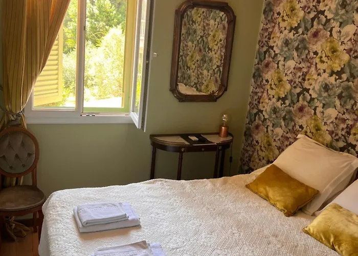 Le Ponteil Отель