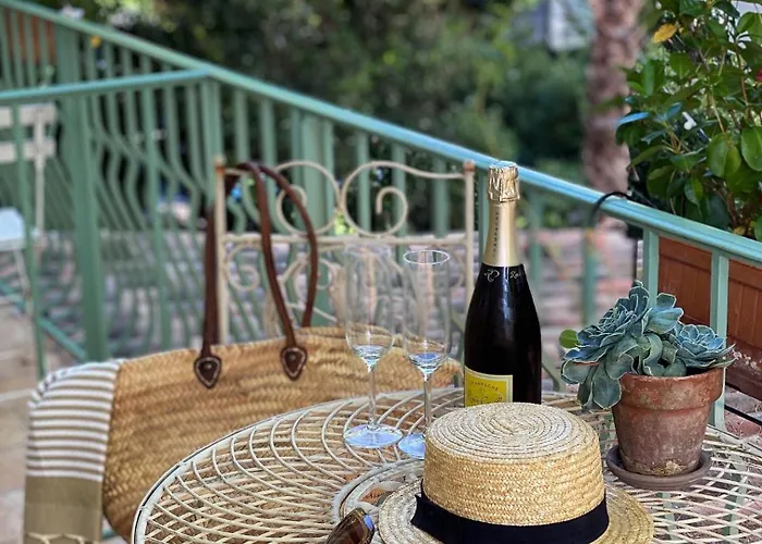 Отель Le Ponteil