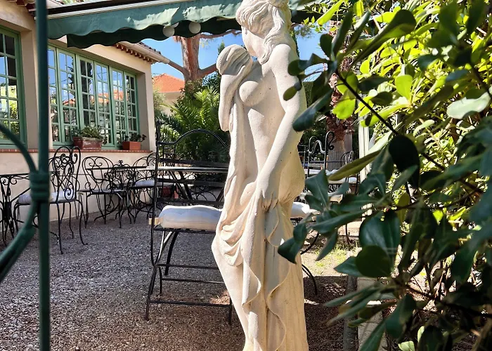 Le Ponteil 2* Антиб